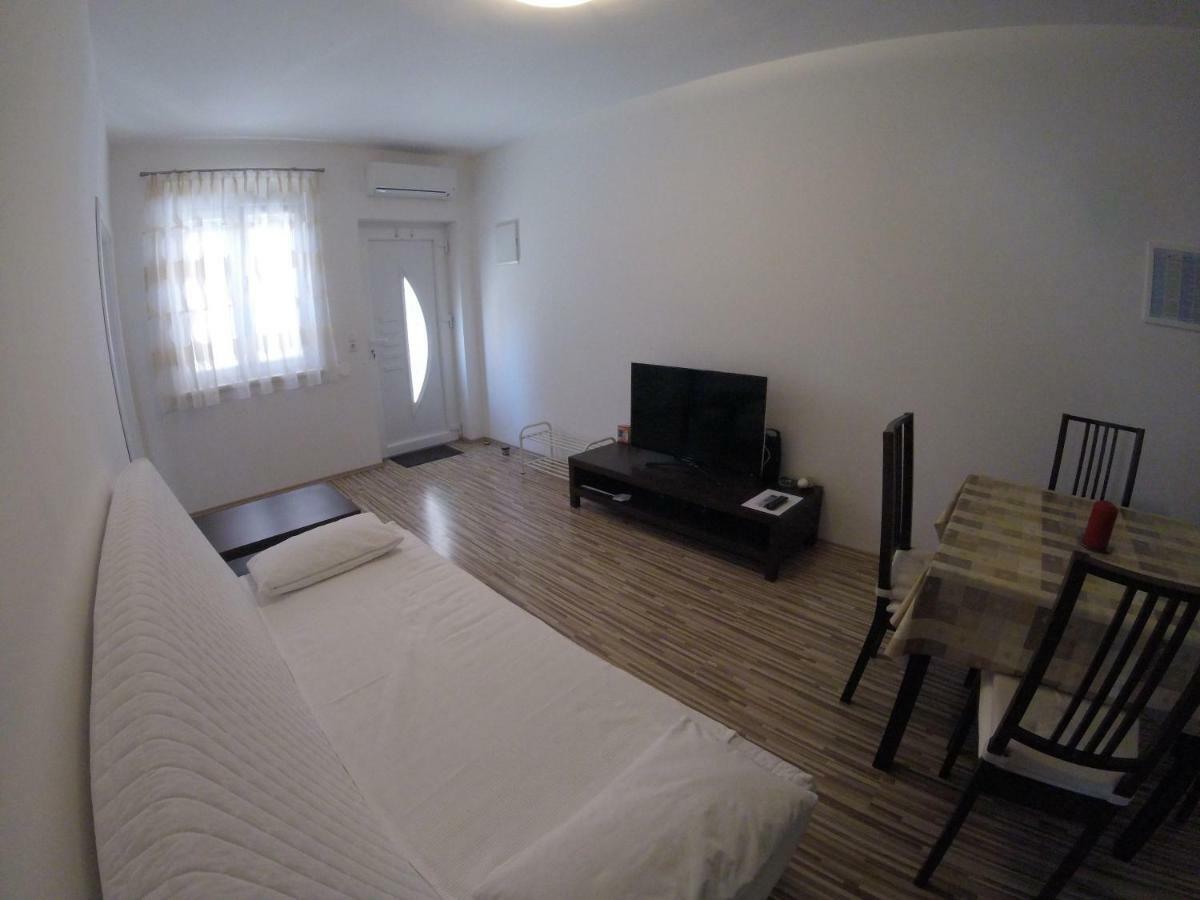 Apartments Babic Sukošan Exterior foto