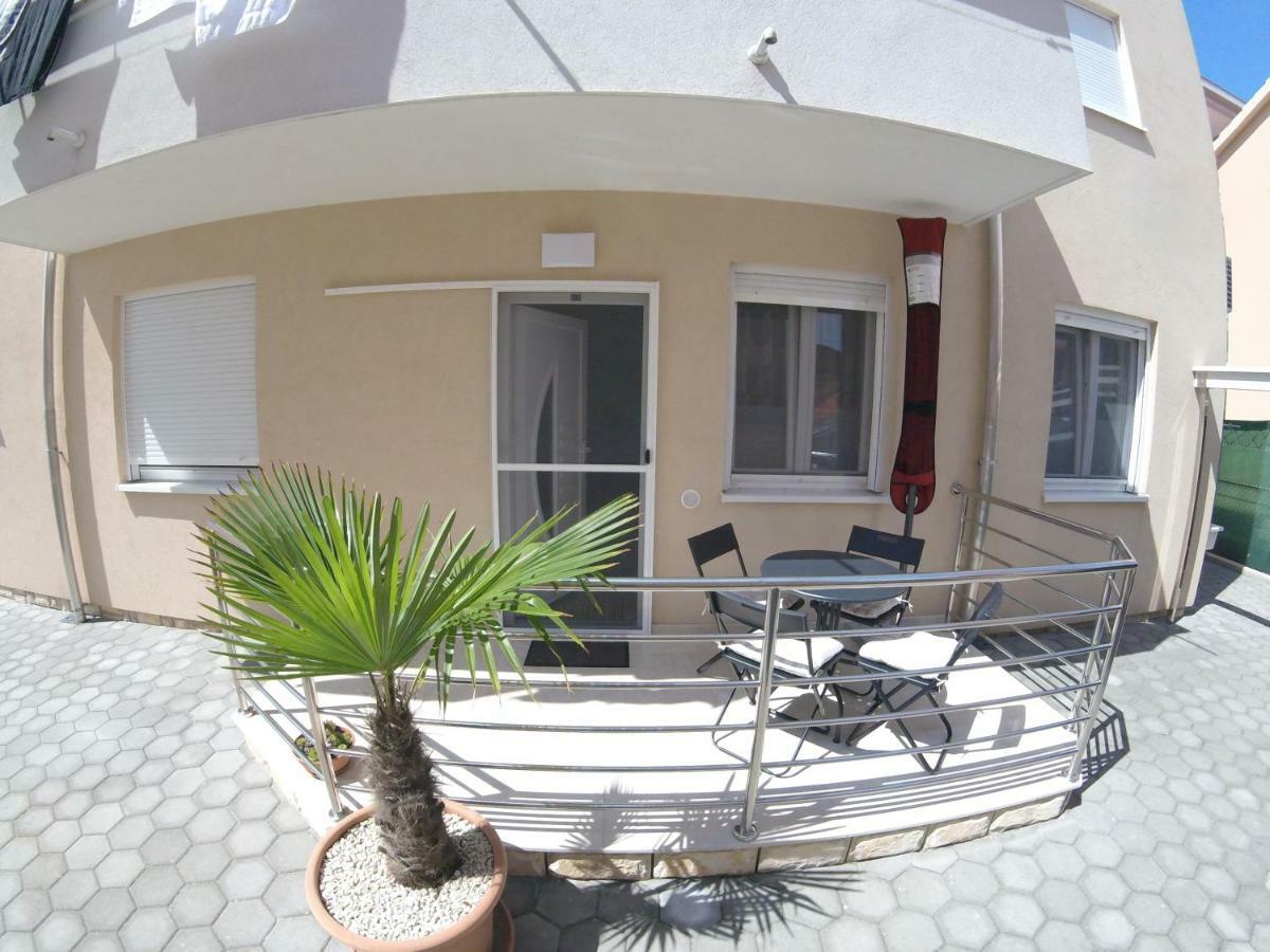 Apartments Babic Sukošan Exterior foto