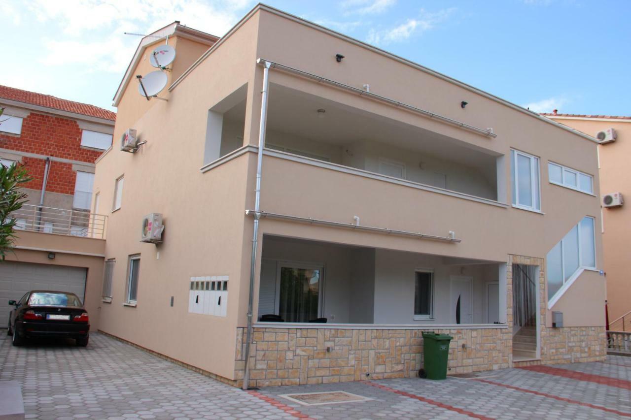 Apartments Babic Sukošan Exterior foto